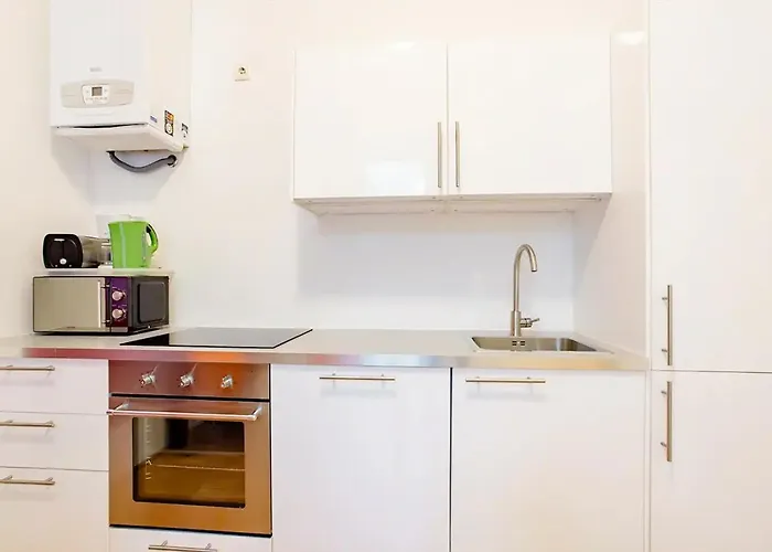 Apartment For 4 Near Center & Metro U2 Wien